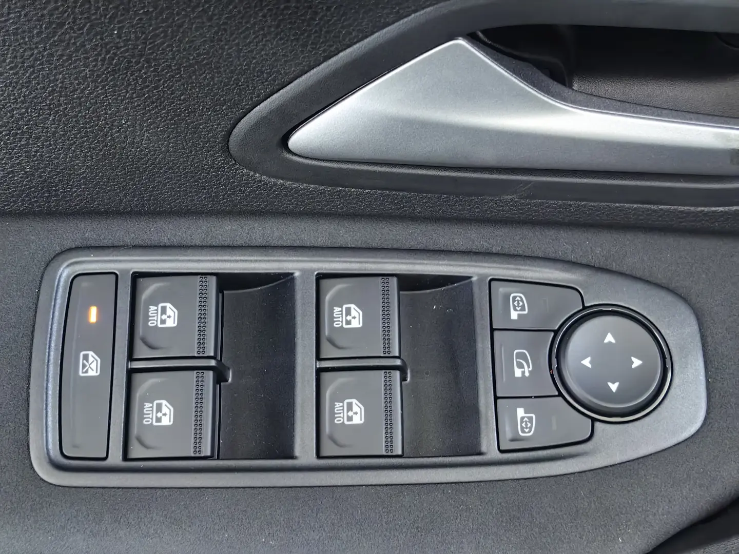 DACIA BIGSTER journey hybrid 155