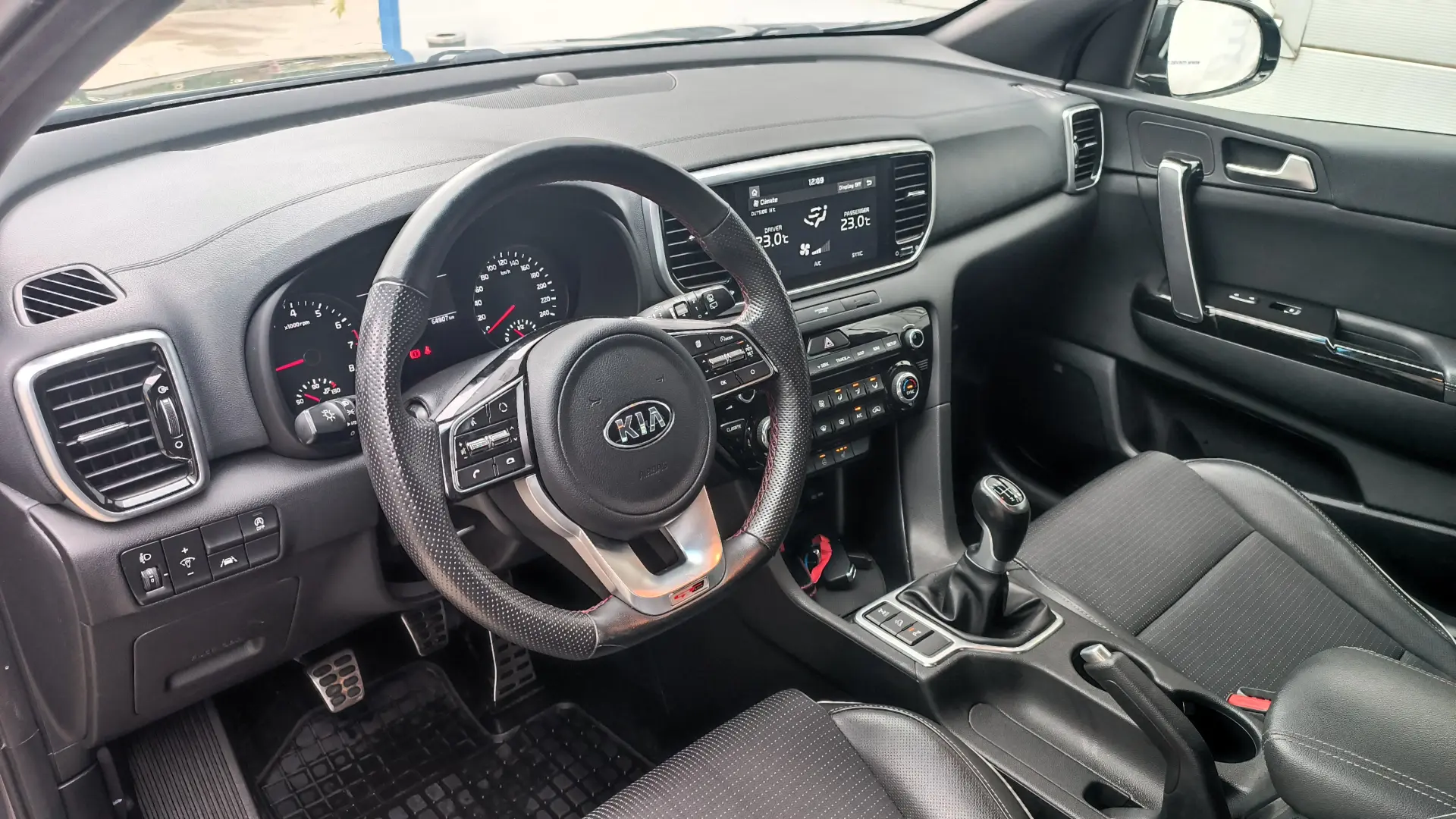 Kia Sportage 1.6 T-GDI 6MT 4x4 GT Line
