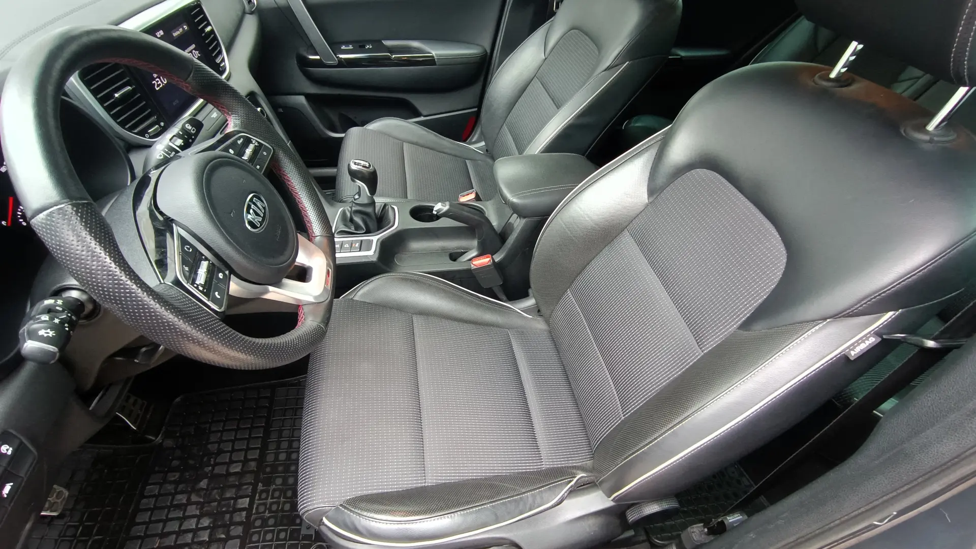 Kia Sportage 1.6 T-GDI 6MT 4x4 GT Line