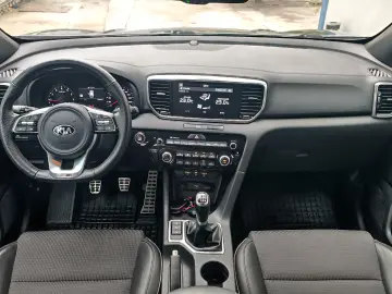 Kia Sportage 1.6 T-GDI 6MT 4x4 GT Line