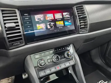 Skoda Kodiaq Sportline 4x4 Pano 360  Acc Matrix