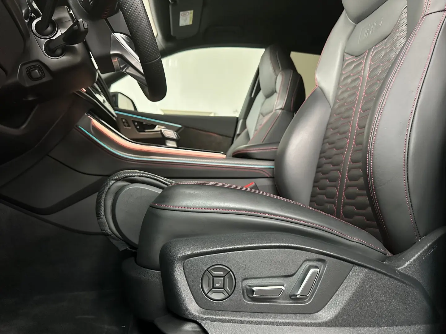 RSQ8 TFSI qu. tiptr. AHZV+AIR+B&O+RS AGA+MATRX