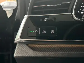 RSQ8 TFSI qu. tiptr. AHZV+AIR+B&O+RS AGA+MATRX