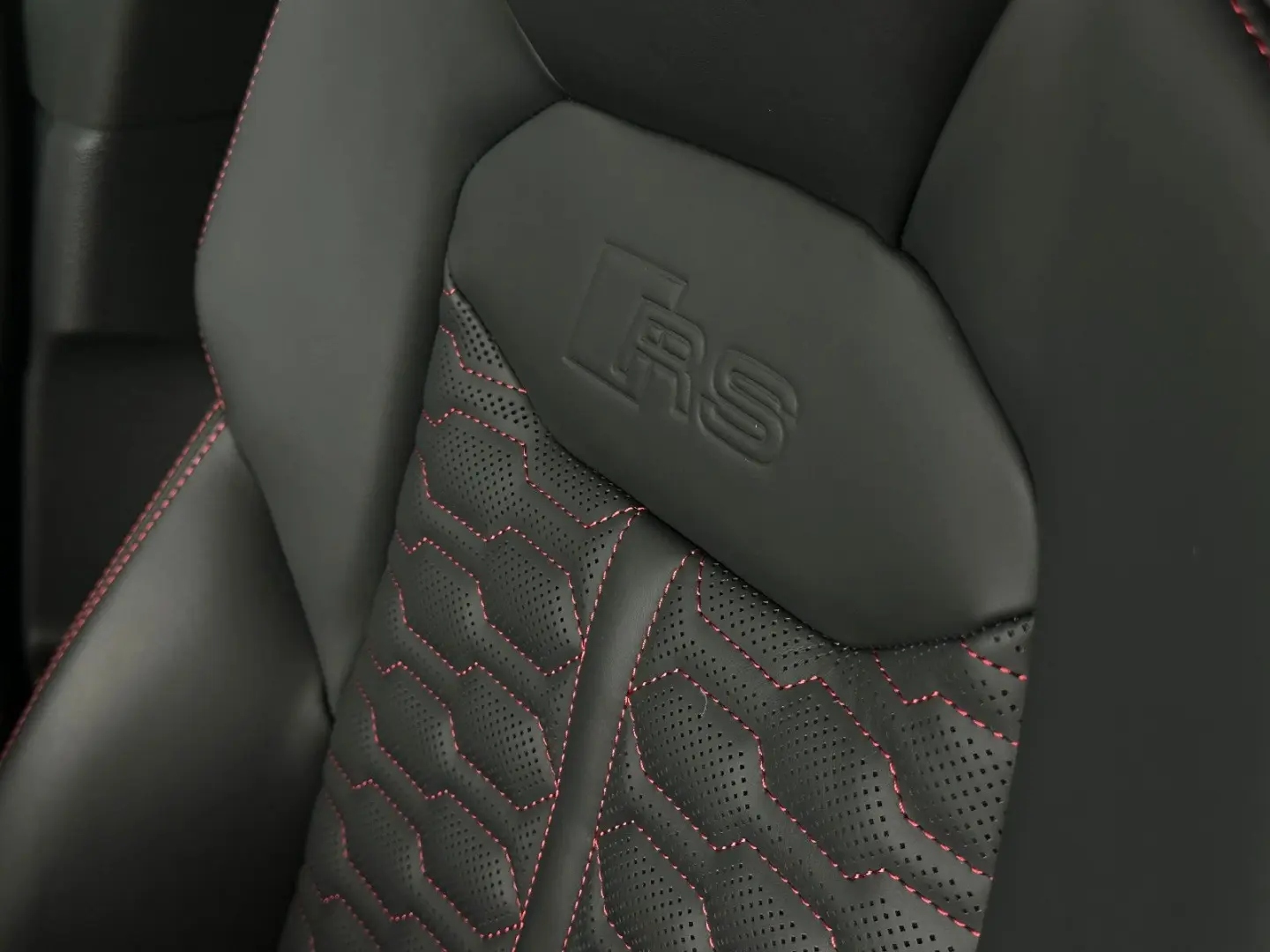RSQ8 TFSI qu. tiptr. AHZV+AIR+B&O+RS AGA+MATRX