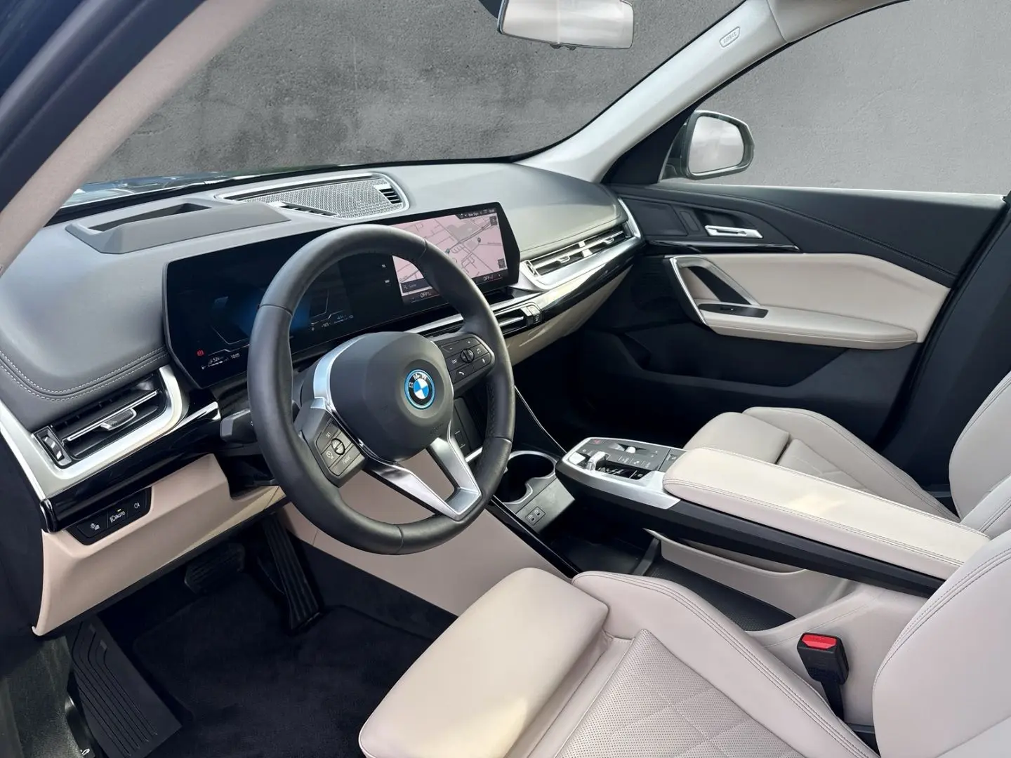 X1 xDrive30e xLine 18''LC PROF AHK HuD SPORTSITZ