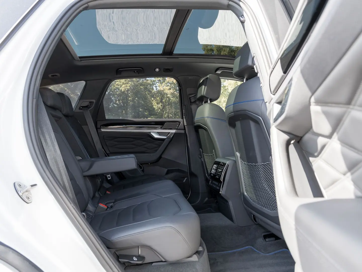 Touareg  R 3.0 TSI eHybrid 4Motion R LUFTFEDERUN