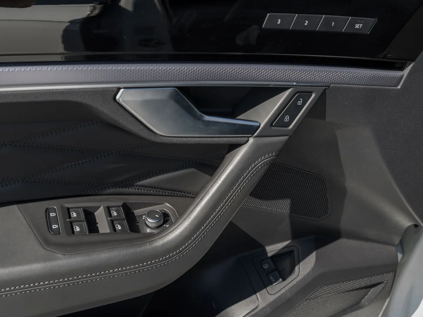 Touareg  R 3.0 TSI eHybrid 4Motion R LUFTFEDERUN