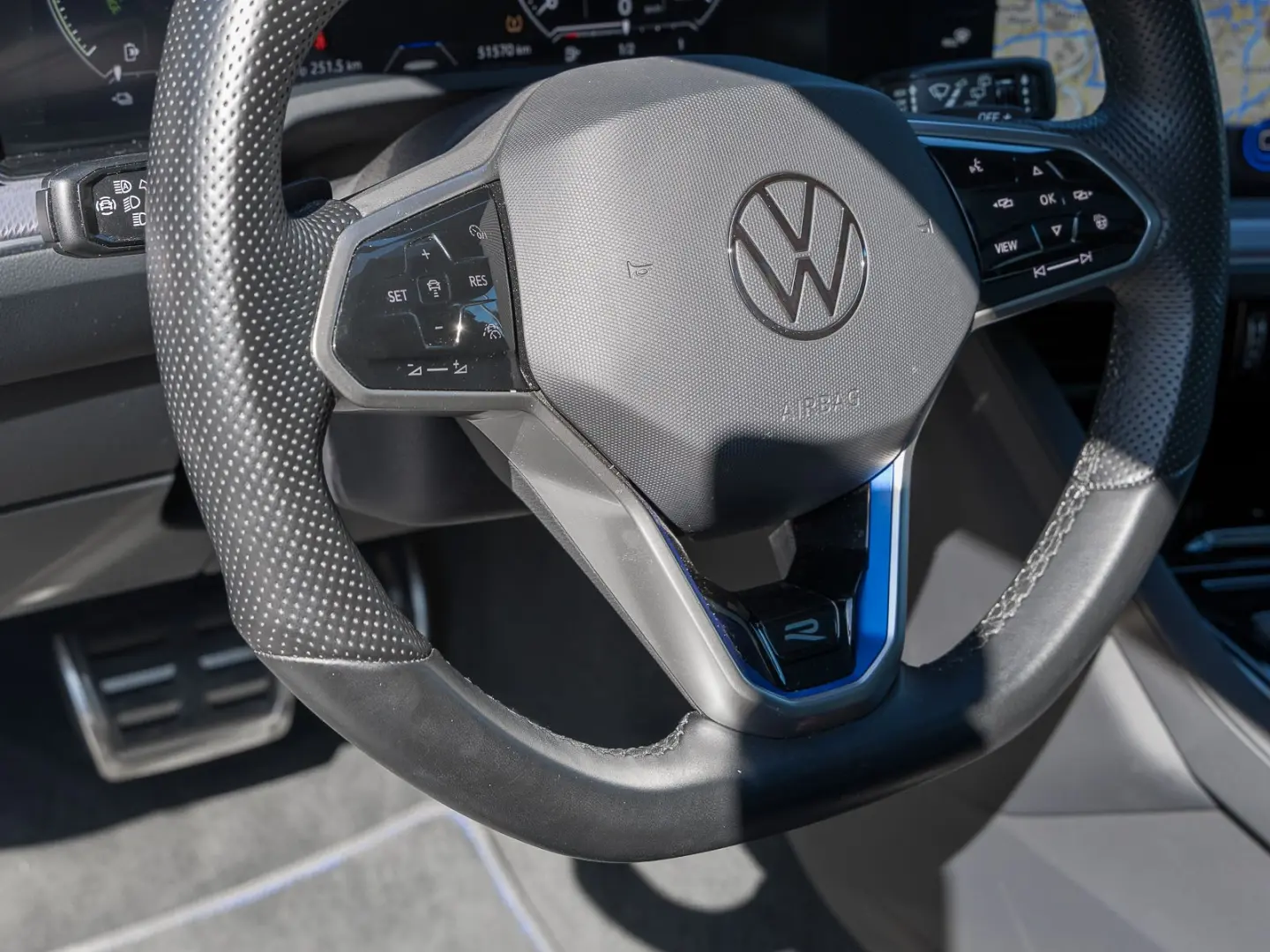 Touareg  R 3.0 TSI eHybrid 4Motion R LUFTFEDERUN