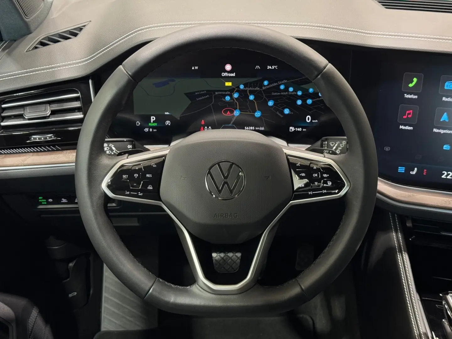 Touareg Elegance V6 eHybrid | IQ.LIGHT PANO 360°