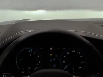 Touareg Elegance V6 eHybrid | IQ.LIGHT PANO 360°