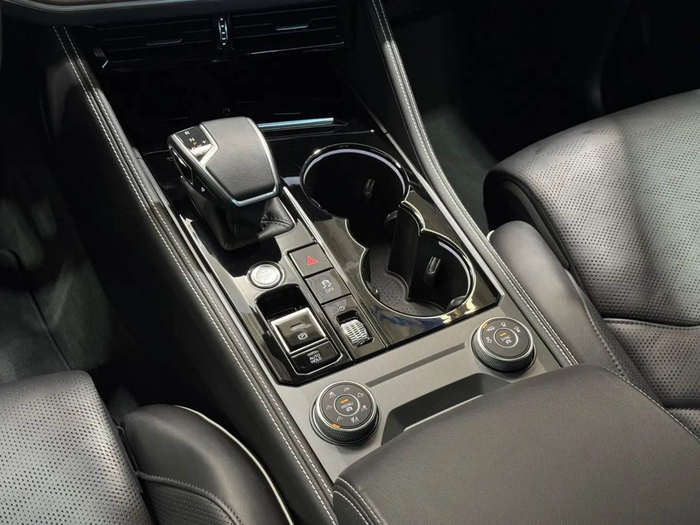 Touareg Elegance V6 eHybrid | IQ.LIGHT PANO 360°