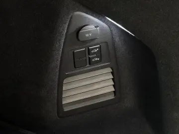 Touareg Elegance V6 eHybrid | IQ.LIGHT PANO 360°