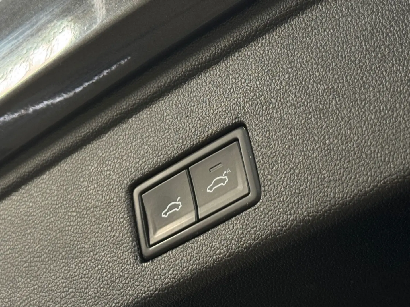 Touareg Elegance V6 eHybrid | IQ.LIGHT PANO 360°