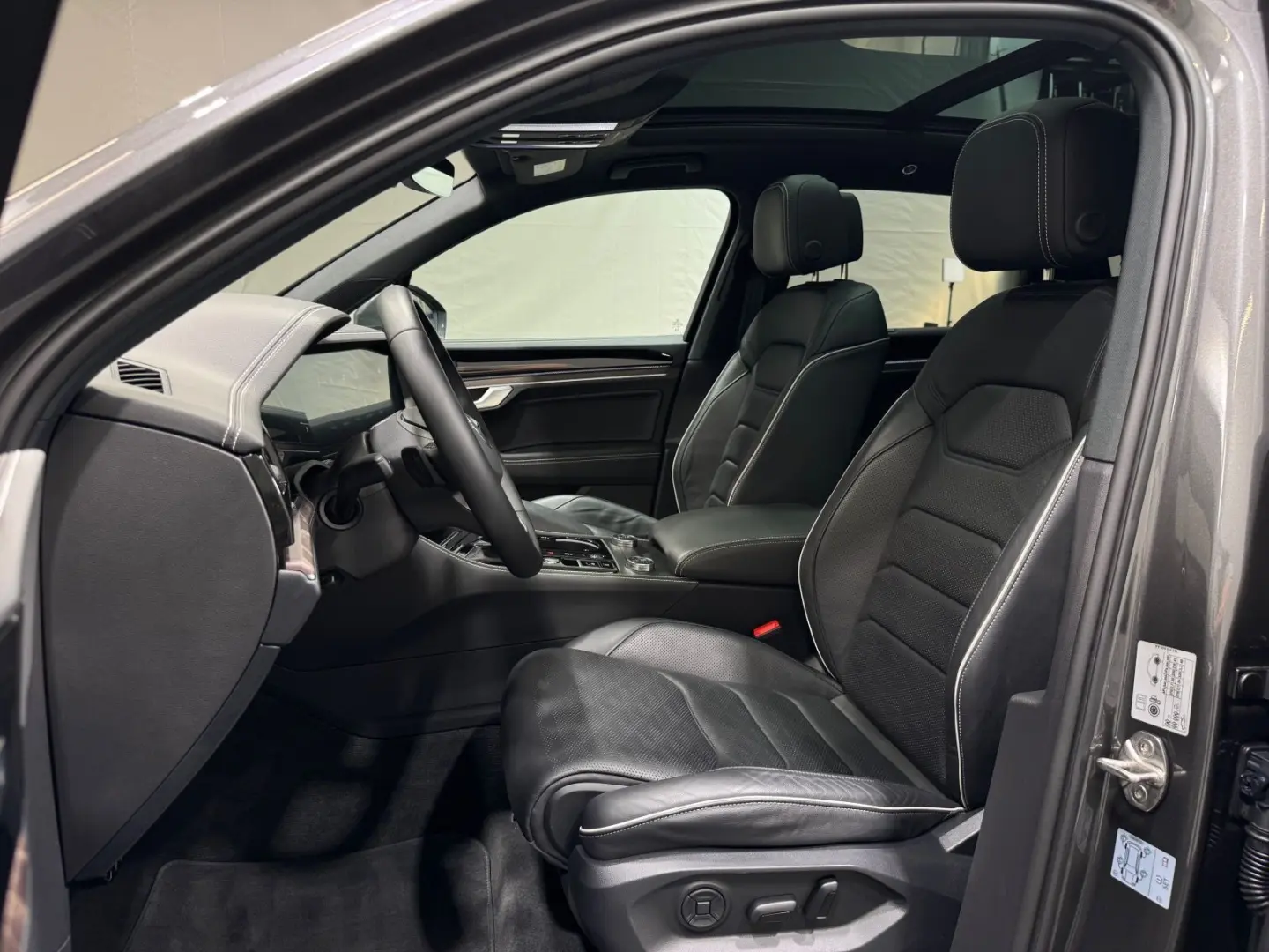 Touareg Elegance V6 eHybrid | IQ.LIGHT PANO 360°