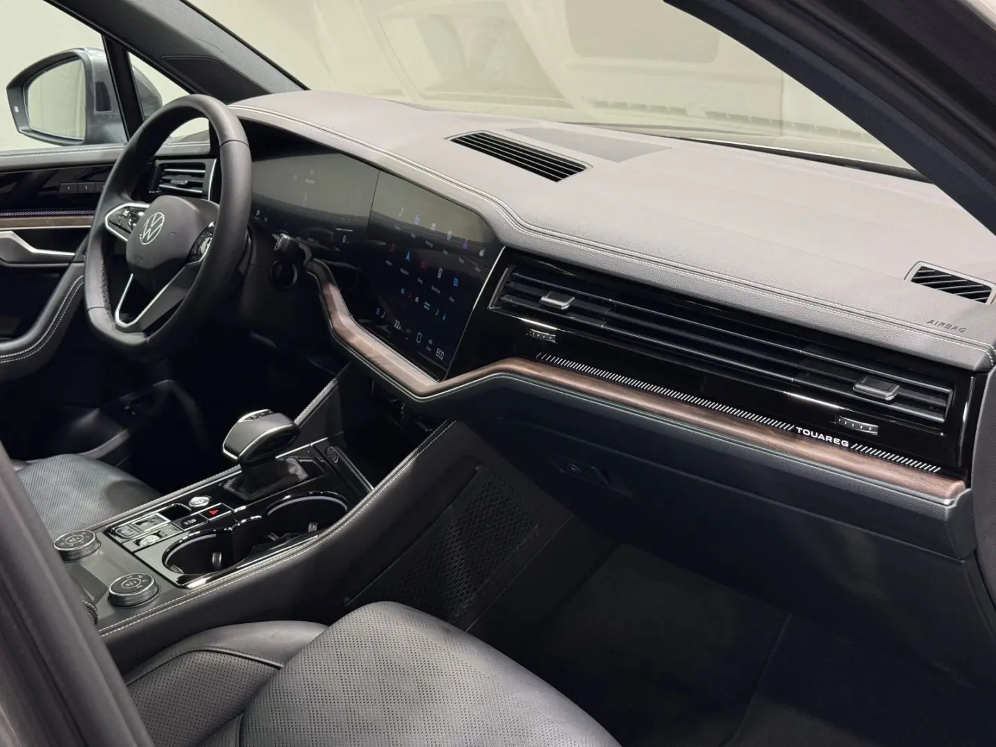 Touareg Elegance V6 eHybrid | IQ.LIGHT PANO 360°