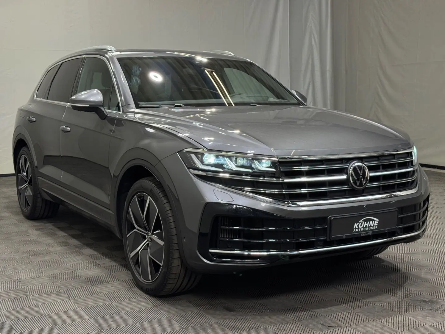 Touareg Elegance V6 eHybrid | IQ.LIGHT PANO 360°