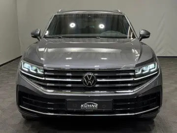 Touareg Elegance V6 eHybrid | IQ.LIGHT PANO 360°
