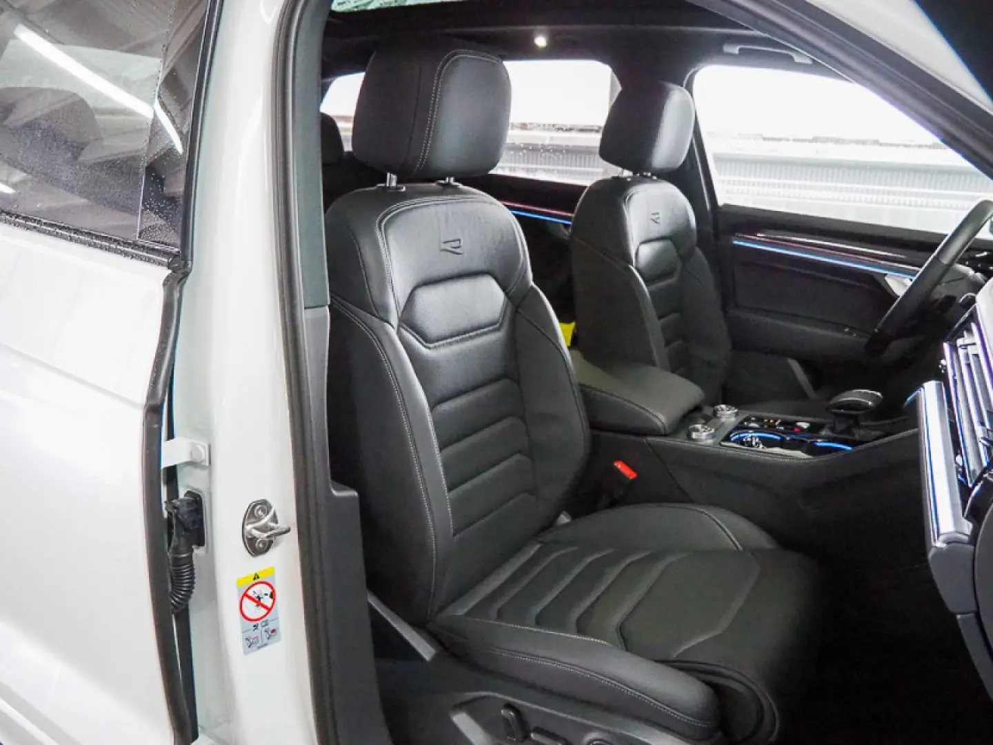 Touareg 3.0 V6 TSI DSG eHybrid 4Mot. R AHK