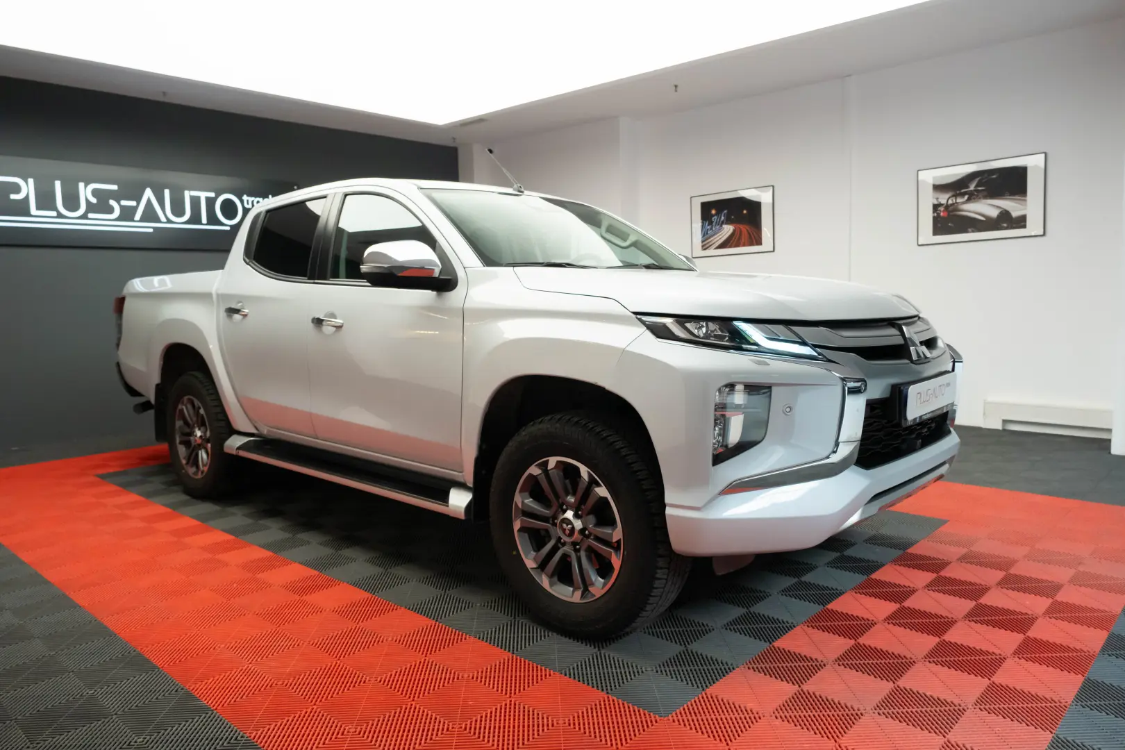 Mitsubishi L200 Double Cab 2.2 DI-D A/T Instyle