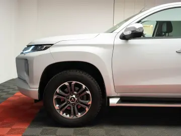 Mitsubishi L200 Double Cab 2.2 DI-D A/T Instyle