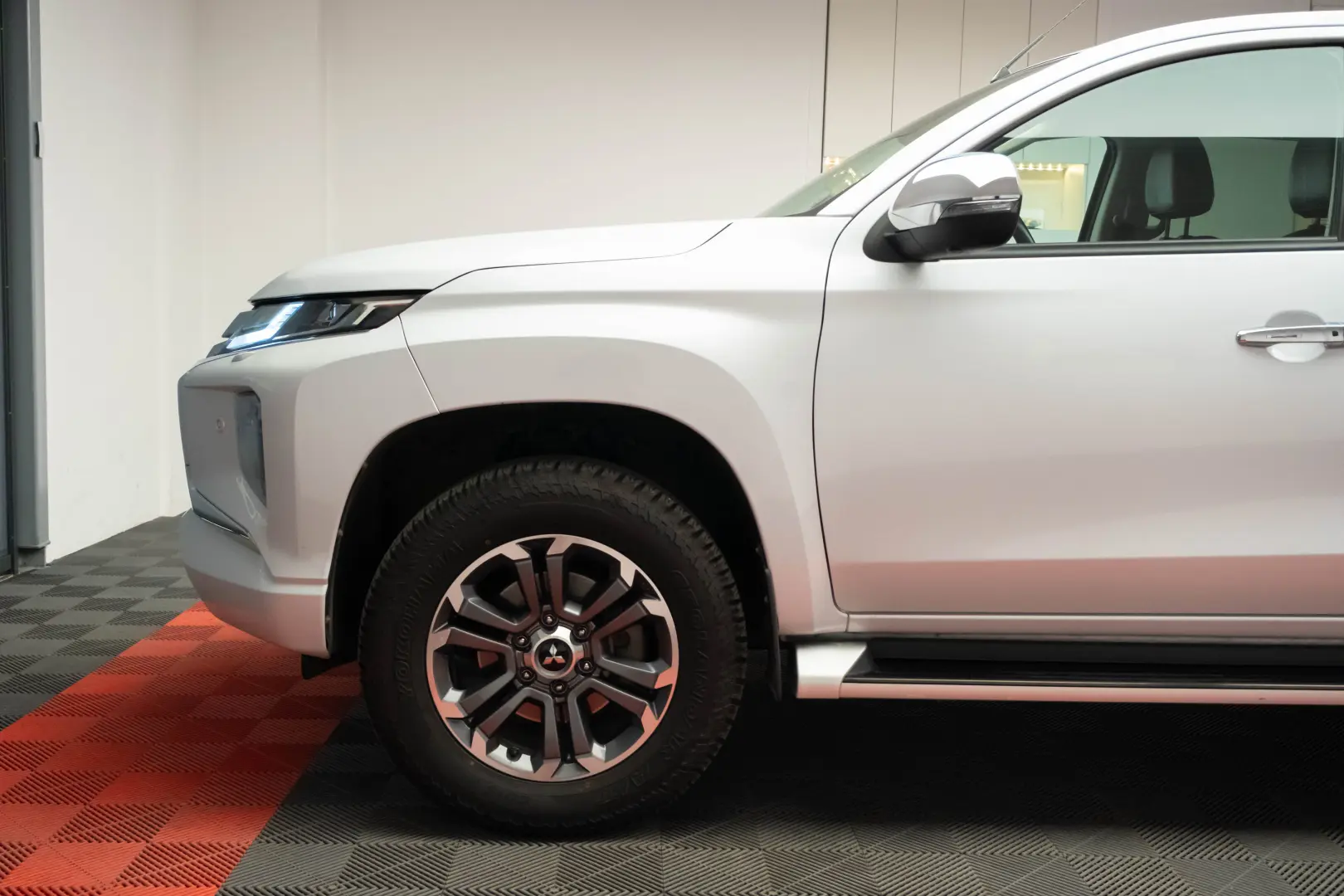 Mitsubishi L200 Double Cab 2.2 DI-D A/T Instyle