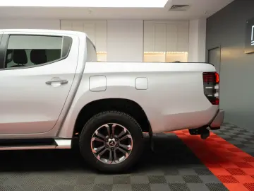 Mitsubishi L200 Double Cab 2.2 DI-D A/T Instyle