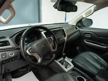 Mitsubishi L200 Double Cab 2.2 DI-D A/T Instyle
