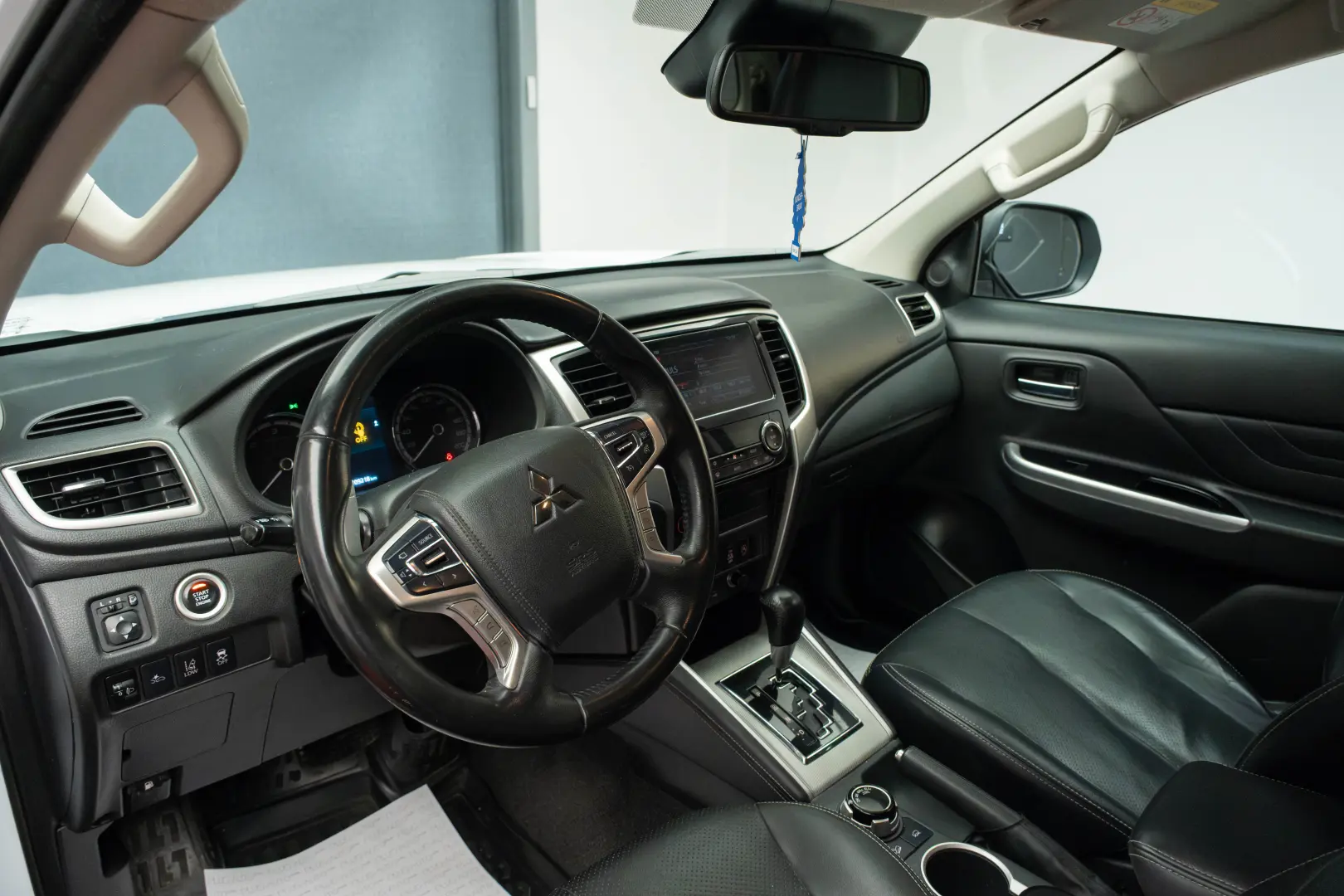 Mitsubishi L200 Double Cab 2.2 DI-D A/T Instyle