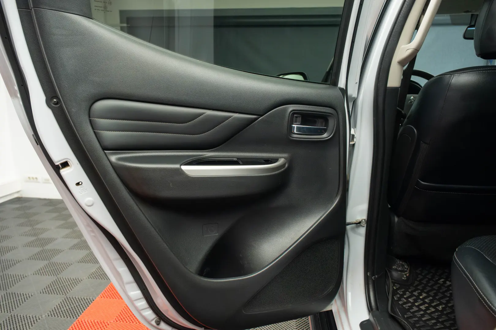 Mitsubishi L200 Double Cab 2.2 DI-D A/T Instyle