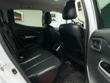 Mitsubishi L200 Double Cab 2.2 DI-D A/T Instyle
