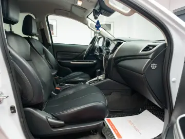 Mitsubishi L200 Double Cab 2.2 DI-D A/T Instyle
