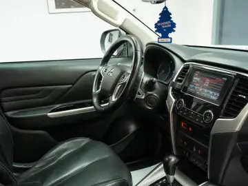 Mitsubishi L200 Double Cab 2.2 DI-D A/T Instyle