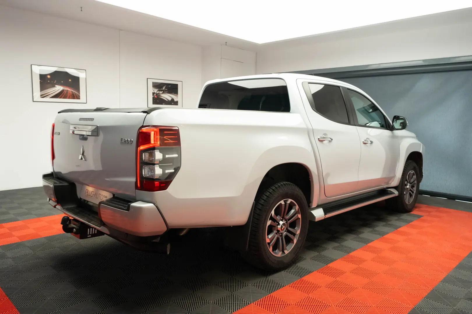 Mitsubishi L200 Double Cab 2.2 DI-D A/T Instyle