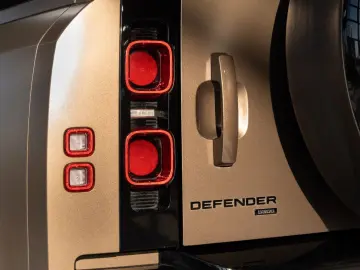Defender 110 X-Dynamic HSE*MERIDIAN*HUD*14-WEGE*