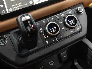 Defender 110 X-Dynamic HSE*MERIDIAN*HUD*14-WEGE*