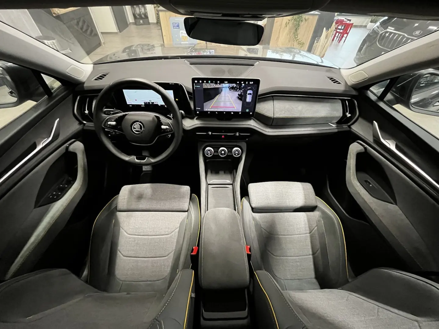 Skoda Kodiaq TDI 4x4 Selection AHK ACC 5JG Matrix Pano
