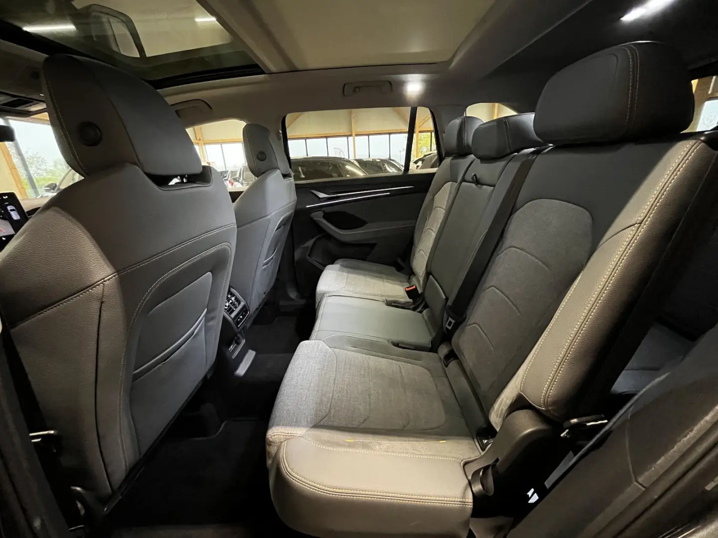Skoda Kodiaq TDI 4x4 Selection AHK ACC 5JG Matrix Pano