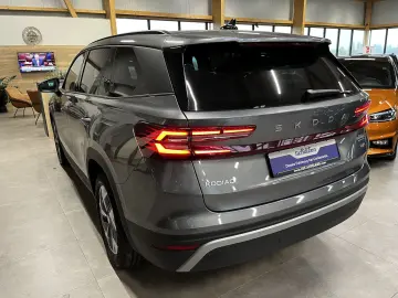 Skoda Kodiaq TDI 4x4 Selection AHK ACC 5JG Matrix Pano