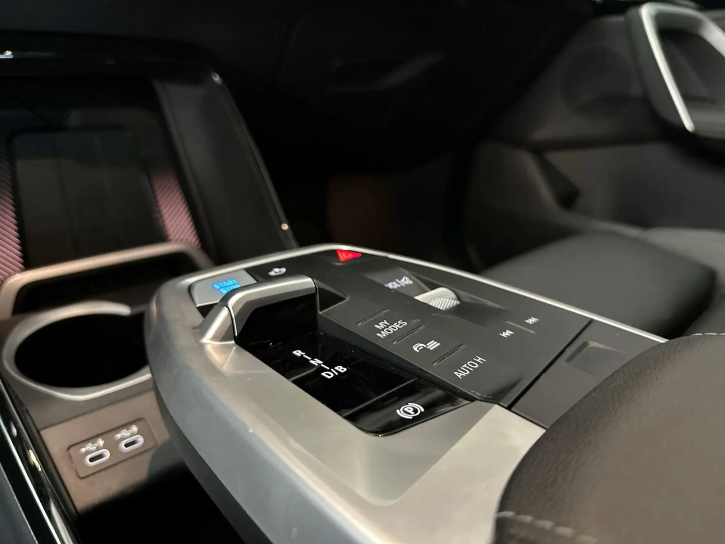 iX1 xDrive30 X-Line PANO ACC AdapLED H&K HUD 19'
