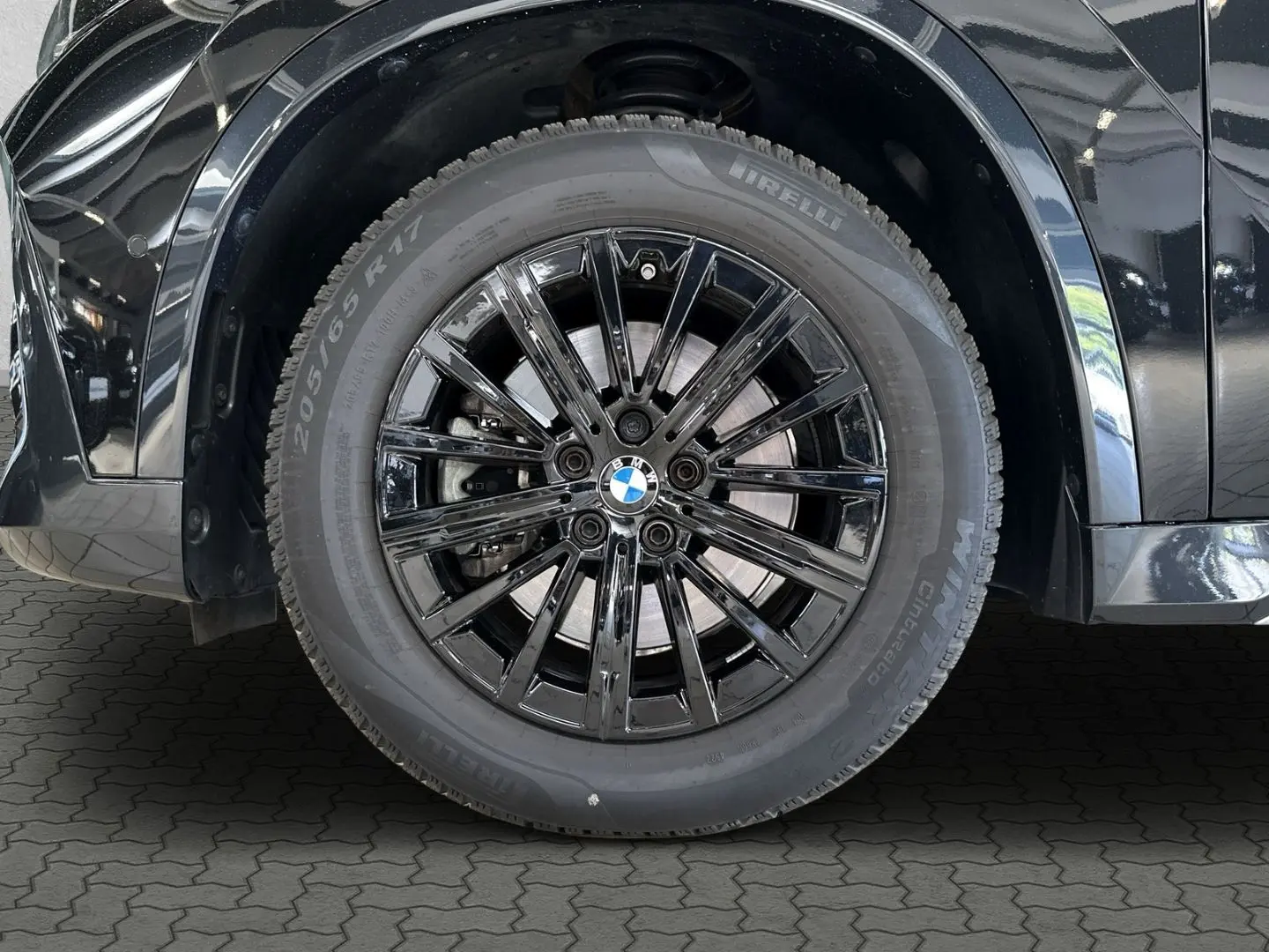 iX1 xDrive30 X-Line PANO ACC AdapLED H&K HUD 19'