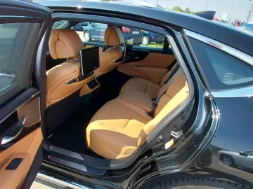 LEXUS LS500H President