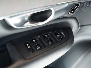 XC90 Plus Bright AWD *7-locuri