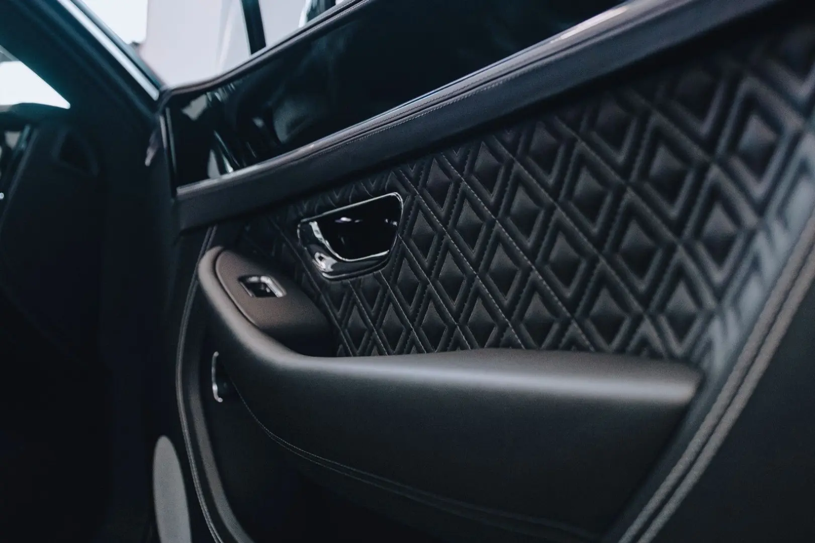 Continental GT V8 Azure - Styling spec.