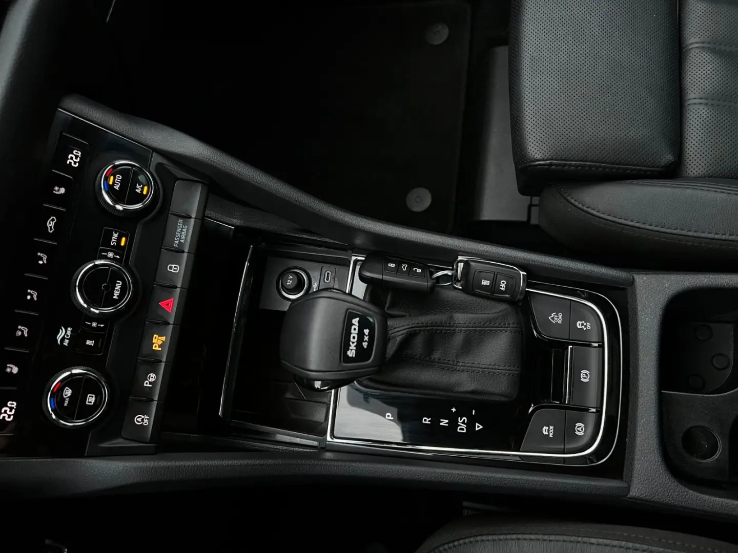 Skoda  Kodiaq L&K 4x4 VIRTUAL 360  STDHZ DCC ACC LANE