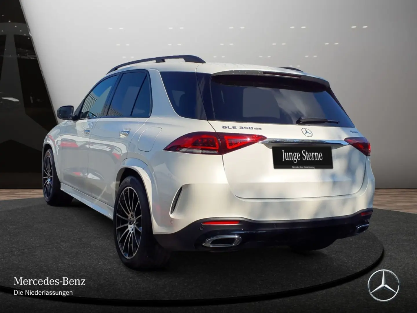 GLE350de 4M AMG Pano AHK Dist Burm Airma 21  HUD
