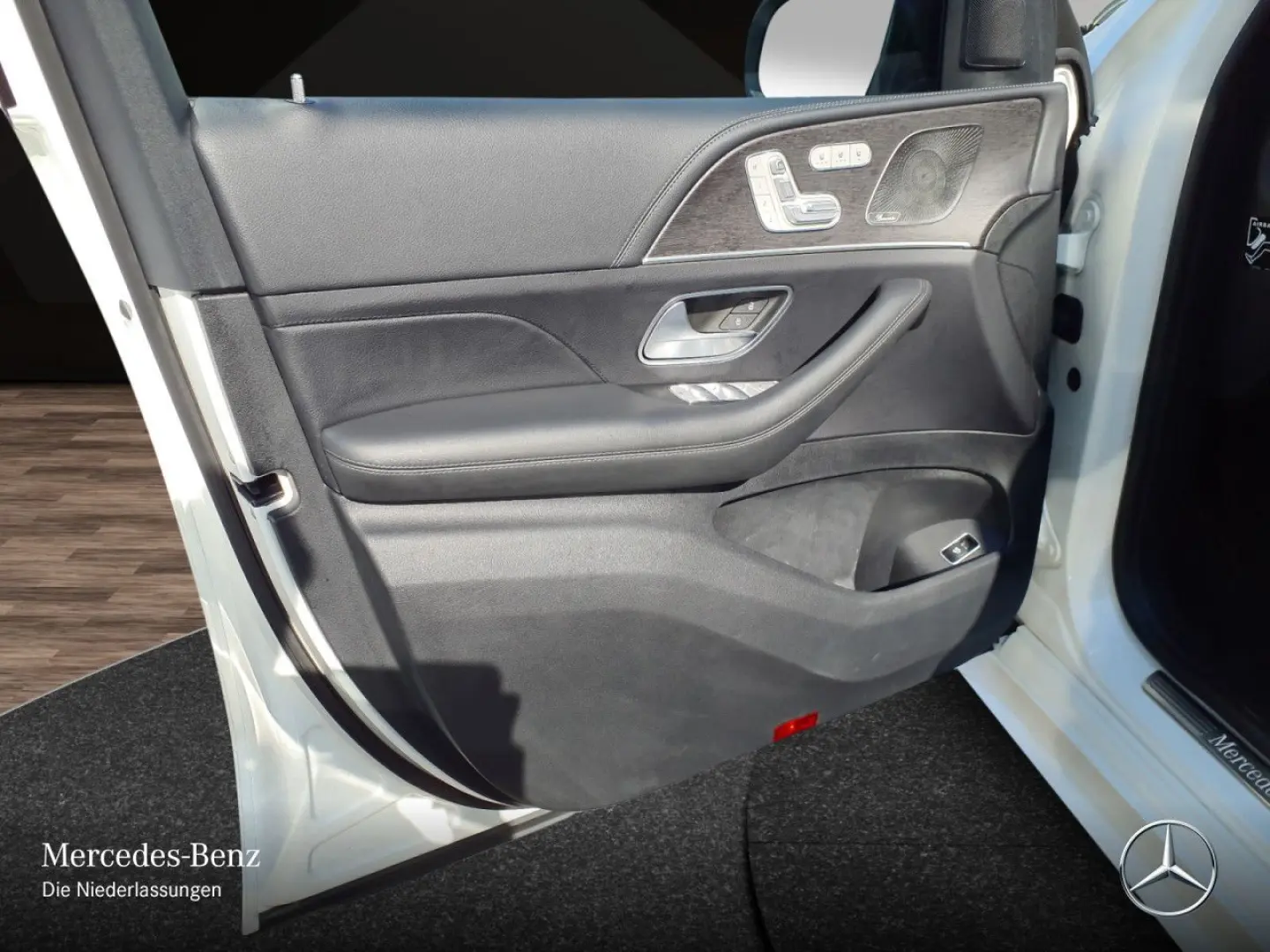 GLE350de 4M AMG Pano AHK Dist Burm Airma 21  HUD