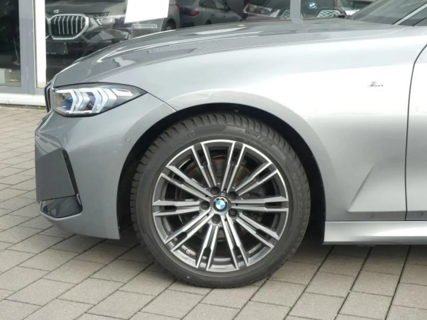 320 i M Sportpak. AHK°ACC Ad.LED°elSitze+M*Rfcam