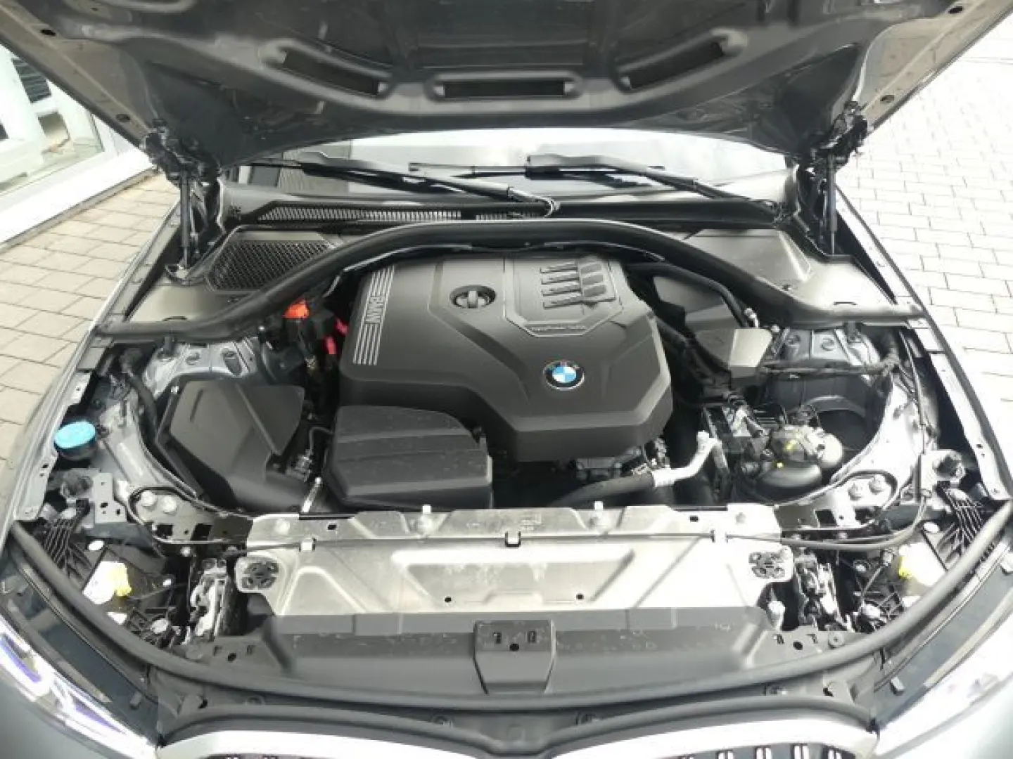 320 i M Sportpak. AHK°ACC Ad.LED°elSitze+M*Rfcam