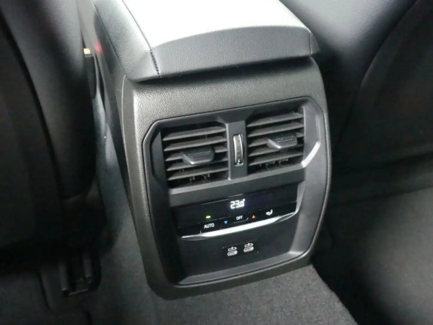320 i M Sportpak. AHK°ACC Ad.LED°elSitze+M*Rfcam