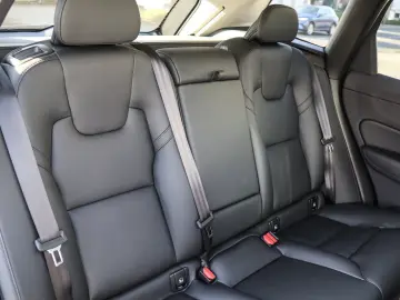 XC60 T6 Plus Dark Recharge Plug-In Hybrid AWD